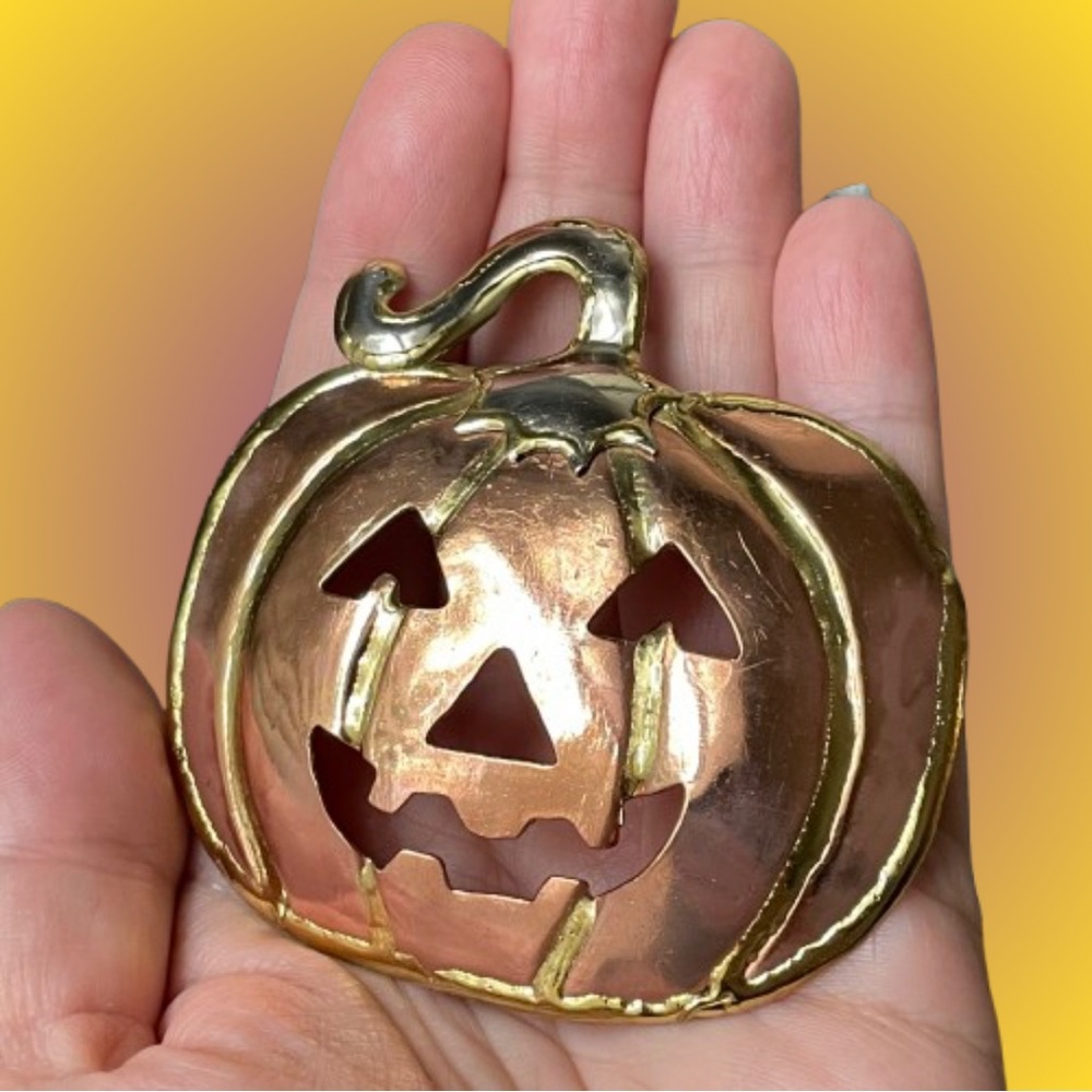Vintage mixed metal jack-o’-lantern pumpkin face brooch/pendant Halloween fall